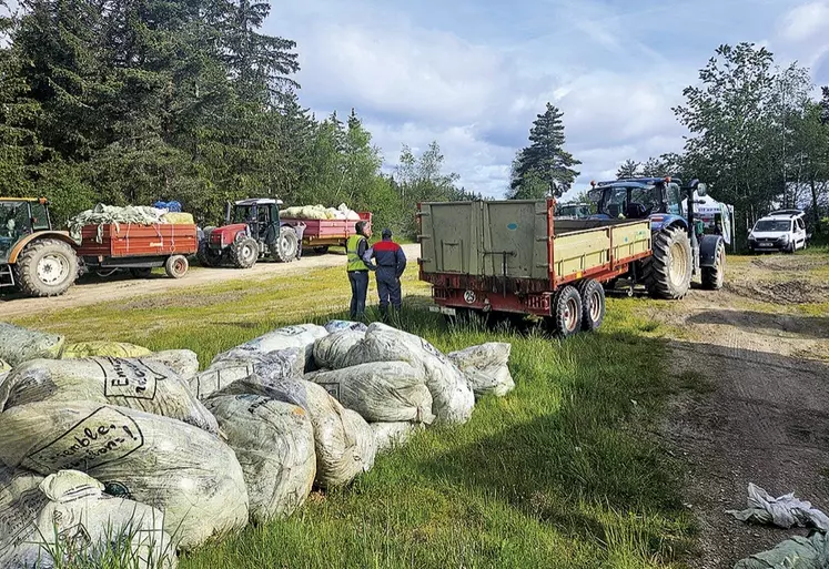 La collecte printanière des plastiques agricoles