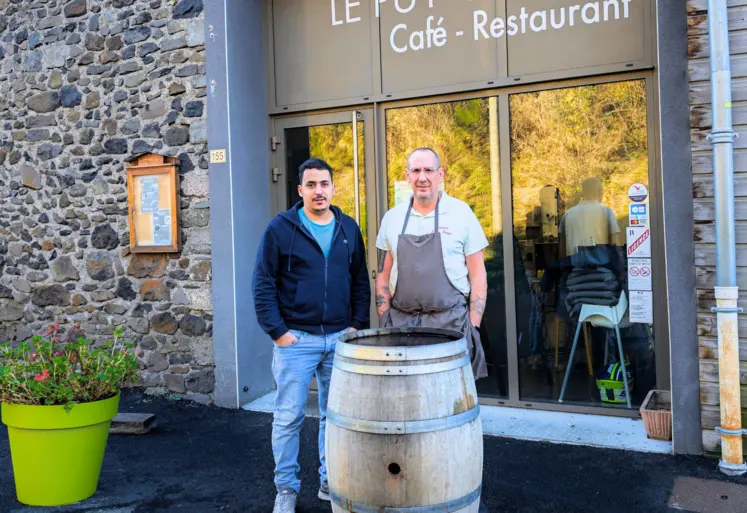 brayan et christophe vasquez les gérants du café-restaurant le puy d'alou dans le puy de dôme