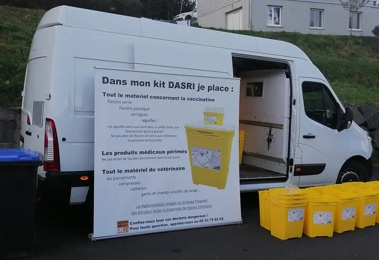 camion de ramassage des déchets sanitaires