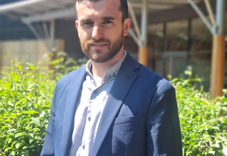 Christophe Chatet, exploitant agricole en polyculture élevage et viticulteur dans l’Allier, a pris la présidence du service de remplacement Auvergne-Rhône-Alpes en 2023.