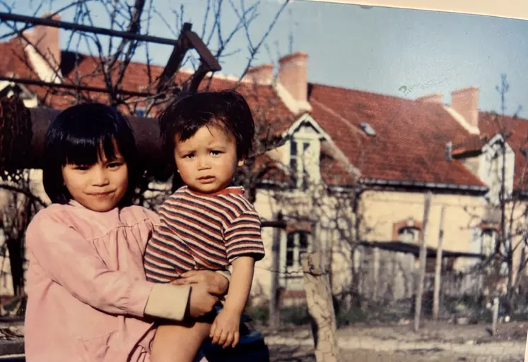 En 1965, Ida Simon Barouh et Pierre-Jean Simon, sociologues, ont immortalisé le quotidien des rapatriés d'Indochine à Noyant-d'Allier, installés dans les anciens logements des corons.