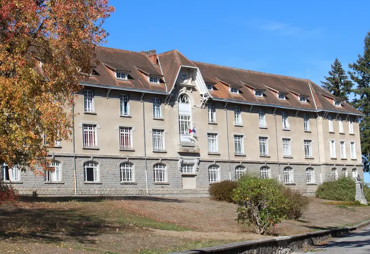 façade du lycée d'Ahun