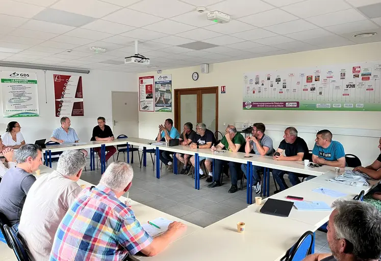 Le docteur Boris Boubet, directeur du GDS, a présenté les risques liés à la dermatose nodulaire contagieuse