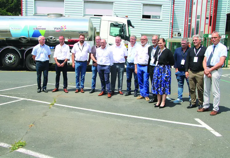 40 ans, anniversaire équipe Sodiaal, camion, ramassage de lait, usine LFO de Saint-Mamet