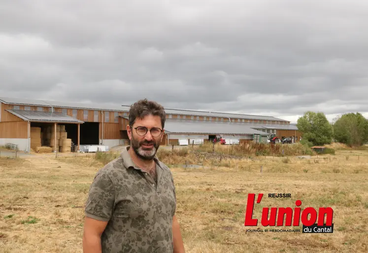 Nicolas Cussac sur son exploitation. 