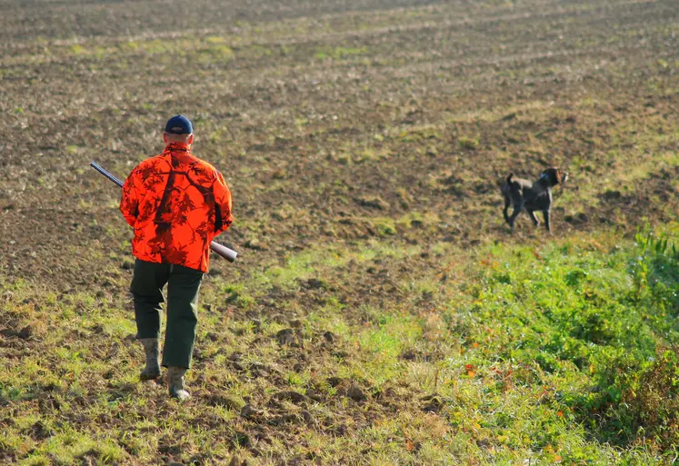 chasseur avec son chien