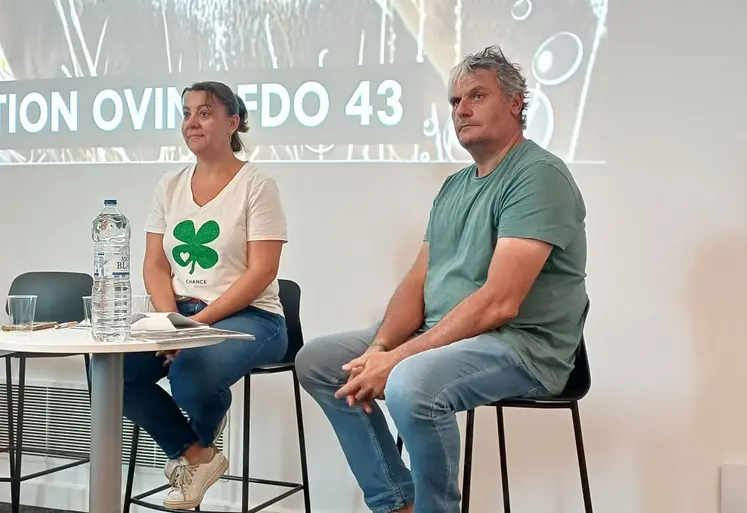 Véronique Roux et Claude Font à la tribune.
