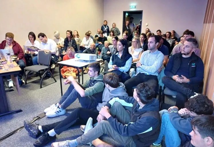 La conférence sur l'IA au service de l'emploi et de la formation en agriculture a connu une belle affluence du public.