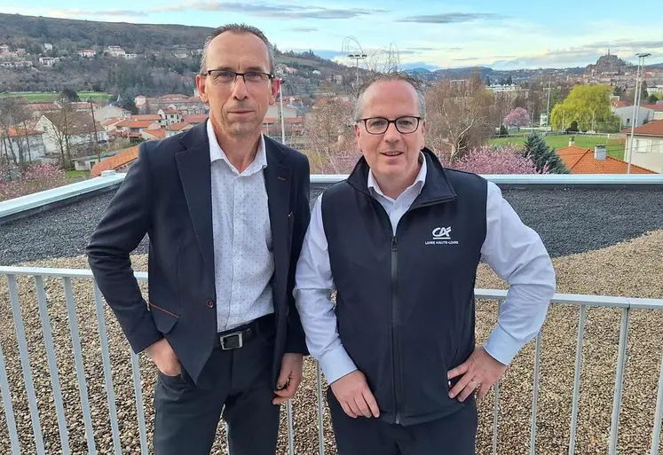 Christophe Chavot, président du Crédit Agricole Loire Haute-Loire et Alexandre Boucher, responsable du Marché Agricole. Il manque sur la photo Gaëlle Regnard, directrice générale du Crédit Agricole Loire-Haute-Loire présente à distance lors des échanges.