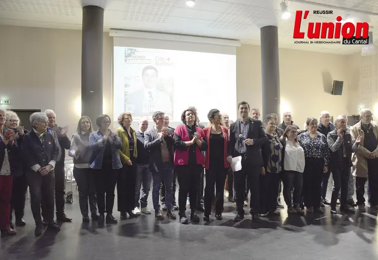 Une foule de candidats heureux