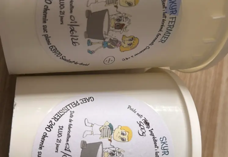 Pour produire un kilo de Skyr, Élodie et Sylvain utilisent deux litres de lait. 