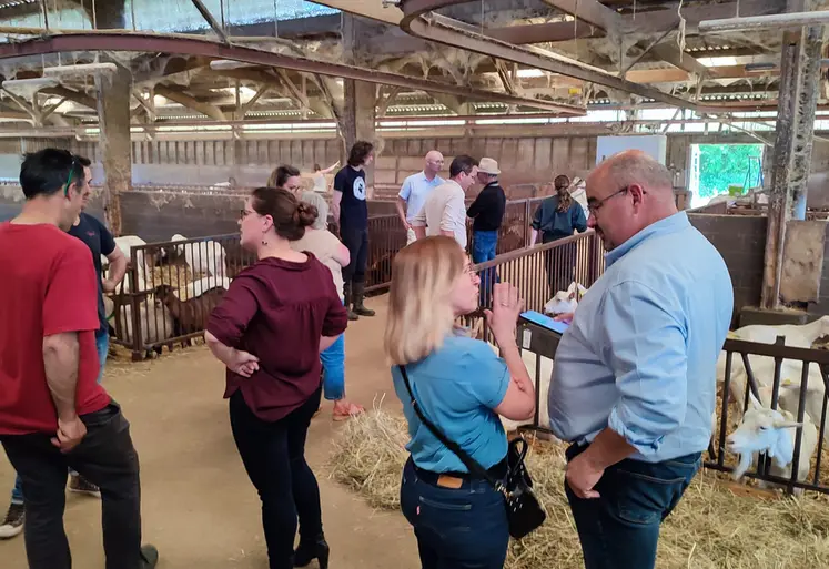 visite de l'exploitation du lycée de Melle en marge de l'AG de capr'Inov