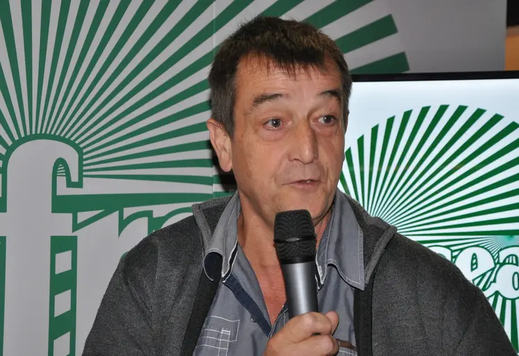 Éric Richard est producteur de lait à Javaugues en Haute-Loire.