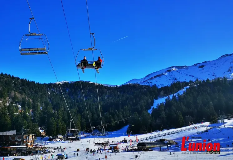 station de ski et télésiège