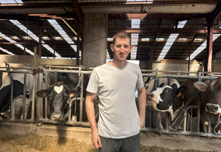 Damien Chassaing, éleveur de vaches laitières à Isserteaux. 