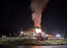 feu sur un rond point agriculteurs
