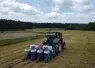 Le strip-till limite l'érosion des terrains et réduit les besoins en carburant. En revanche, son usage est plus difficile, plus précis, et donc plus risqué en termes de rendements.