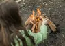 Les feux de camp sont interdit à moins de 200 m des bois et forêts. 