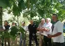 Visite officielle : Sylvain Ray, président du SEMA 03, Christophe Jardoux, président de la Chambre d’agriculture, Jean Laurent, conseiller départemental, Bruno Périchon, CACF,  Alain Deguelle, maire de la commune de Neuvy, Philippe Boismenu, Communauté d’agglomération de Moulins, Philippe Boyer, élu Chambre, Yannick Monnet, député.