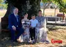 La famille princière de Monaco, à l'ombre d'un tilleul