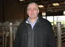 Patrick Bénézit, éleve des vaches charolaises dans le Cantal.
