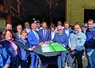 Entourés d’élus locaux et de responsables agricoles professionnels, Martial Saddier, Fabrice Pannekoucke et Gilbert Guigue ont signé un engagement financier commun de 1,85 million d’€ en faveur des élevages foyers touchés par la maladie, des filières agricoles et des outils coopératifs fragilisés. 