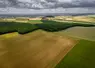 vue aérienne de terres agricoles