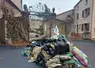 Dépôts de déchets agricoles devant les grilles de la communauté de communes des Rives du Haut Allier.