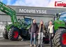 Famille de concessionnaire FENDT devant les tracteurs de sa concession.