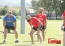 Deux joueurs de rugby à l'entraînement.