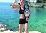 Une jeune sportive avec une ceinture