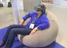 À l'aide d'un casque de réalité virtuelle, les patients peuvent réaliser des exercices d'hypnose sans l'accompagnement permanent d'un professionnel de santé.
