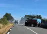 Sur de nombreux incendies, les agriculteurs ont prêté main forte aux secours avec les tonnes à lisier remplies d’eau ainsi que les outils de déchaumage. 