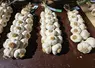 La tresse, un des savoir-faire de la culture de l’ail rose de Billom, inscrit au Patrimoine Culturel Immatériel de la France