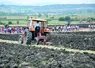 Précision, régularité et maîtrise du tracteur seront au cœur de la finale régionale de labour, qui réunira une trentaine de jeunes agriculteurs dans les monts du Lyonnais le dimanche 6 septembre.