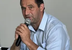 David Chauve est producteur de lait dans l'est du Puy-de-Dôme.