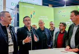 Marc Delage du groupe Carrefour, Daniel Chevreul, directeur général de Terralacta, Jacques Cornelissen, président de Coopal, Laurent Bascoulergue, vice-président de Coopal, Pascal Lerousseau, président de la Chambre d'agriculture de la Creuse et Daniel Couderc, président de la Chambre d'agriculture de la Corréze.