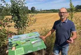 Jérôme Farjaud a mis en place un sentier de randonnée sur son exploitation.