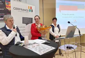 Cécile Dif Puech ( à droite) présidait sa dernière assemblée générale. Annabelle Borot (à gauche) lui succède. Agricultrice à Vichel, elle était 1ere vice-présidente de CERFRANCE Puy-de-Dôme Avenir.