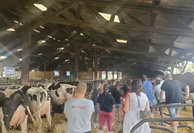 Les membres de l'association se sont réunis dernièrement au lycée d'Yssingeaux et sur l'Earl du Peron à Monistrol/Loire à l'occasion de l'AG de l'association.