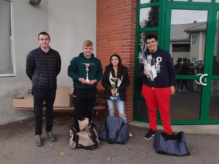 Les trois finalistes du concours de pointage du lycée agricole de Durdat-Larequille.