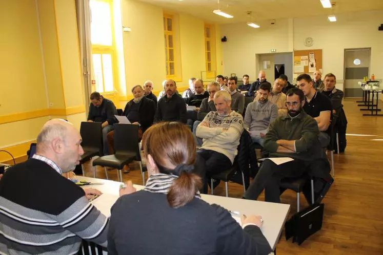 Une assemblée attentive aux résultats des différents groupes de travail.