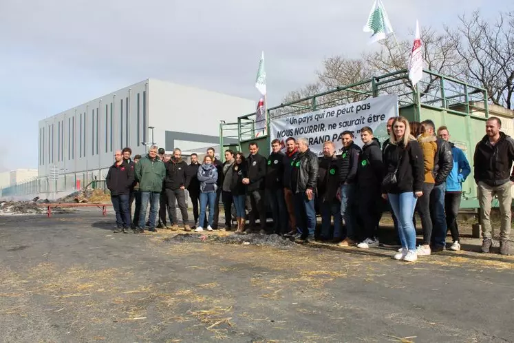 Une mobilisation d’agriculteurs venus de l’Allier, du Puy-de-Dôme, de Haute-Loire et du Cantal qui s’est poursuivie jusqu’au vendredi.