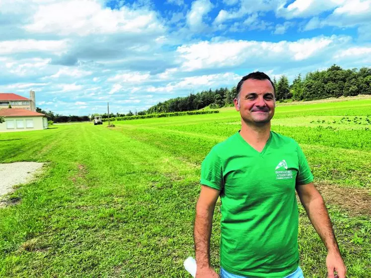 « J’invite les visiteurs à regarder attentivement le programme des démonstrations et conférences car chaque pôle bénéficie d’un programme riche », confie Bertrand Chareyron, responsable du pôle territoire et environnement à la chambre d’agriculture de la Drôme, et nouveau commissaire général du salon Tech&Bio.