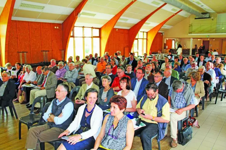 Une assemblée suivie par de très nombreux propriétaires et partenaires du monde rural au foyer La Forterre à Rongères.