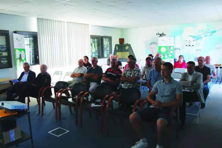 Adhérents et représentants institutionnels assistent et participent chaque année à la tenue de l’assemblée générale.