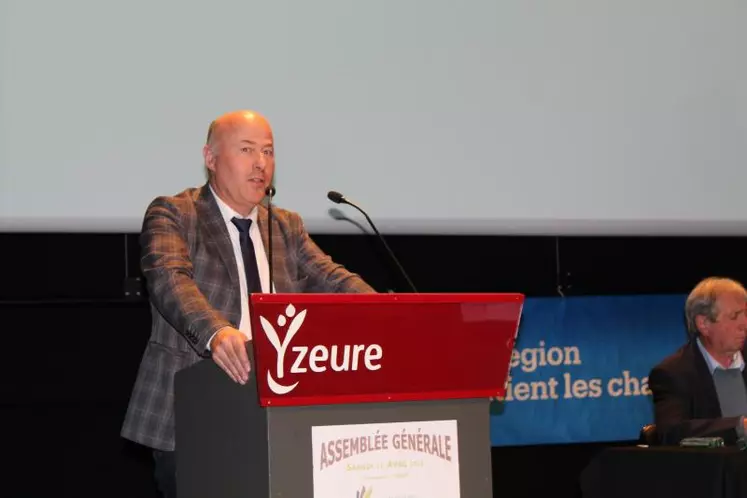 Emmanuel Ferrand, conseiller régional d’Auvergne-Rhône-Alpes : 
« La région apporte un fort soutien au monde rural avec un budget agricole multiplié par quatre depuis 2016. Nous accordons ainsi trois millions d’euros à la chasse chaque année car vous êtes les représentants de la ruralité, les pieds bien dans la terre. Vous êtes dans l’action et non dans l’incantation ».