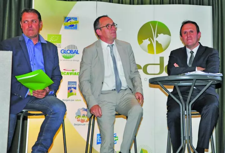 L’assemblée générale de Socaviac-Feder s’est déroulée, mardi 21 mai, à Villefranche d’Allier.
De gauche à droite : Bertrand Laboisse, Michel Millot et Vincent Chatellier.