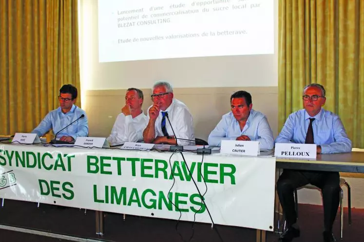 De gauche à droite : Pierre Rayé (directeur général CGB), Franck Sander (président CGB), Régis Chaucheprat (président CGB Limagnes), Julien Cautier (vice-président CGB Limagnes) et Pierre Pelloux (directeur CGB Limagnes).