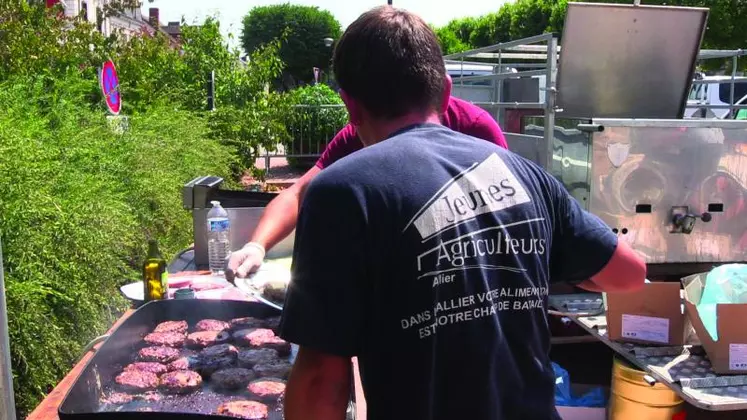 Une manifestation installée, sur les cours de la ville, afin de promouvoir l’agriculture à travers des panneaux explicatifs.